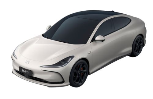 MG IM5- Platinum AWD